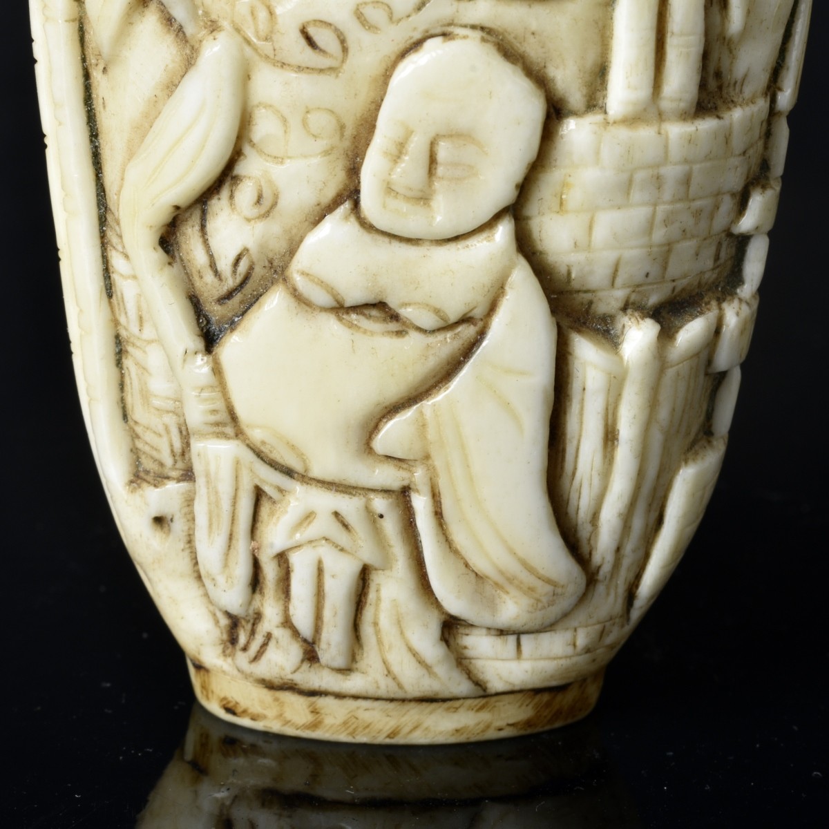 Chinese Carved Snuff Bottle