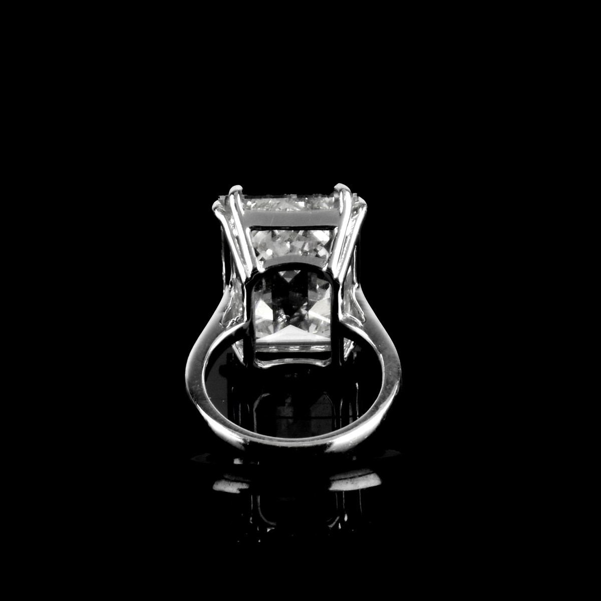 15.55ct Diamond and Platinum Ring