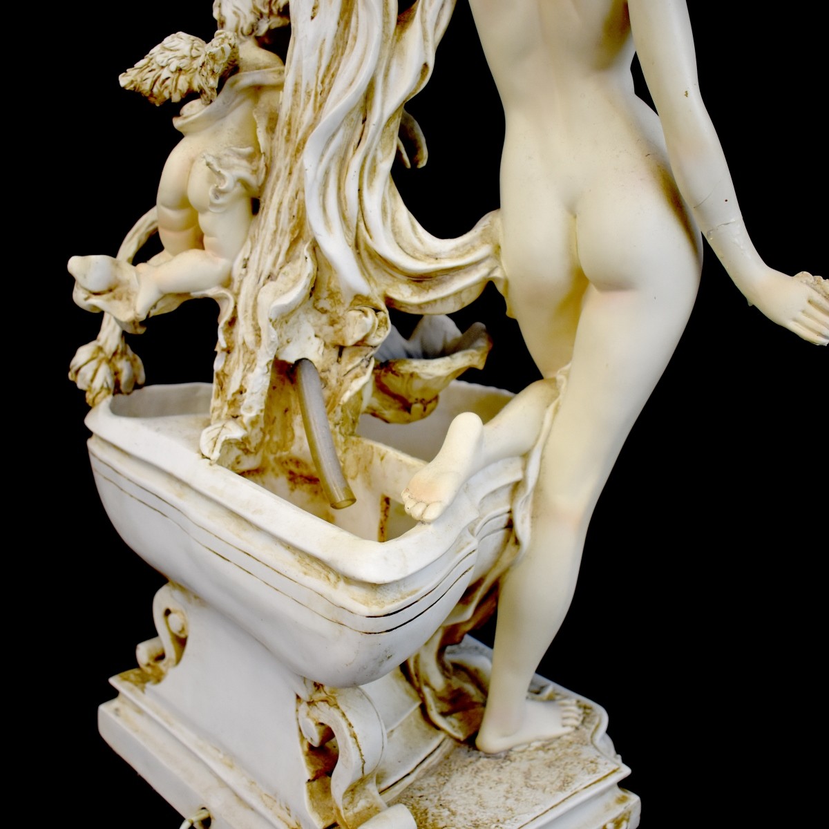 Italian Porcelain Fountain Nymph Tulip Lamp