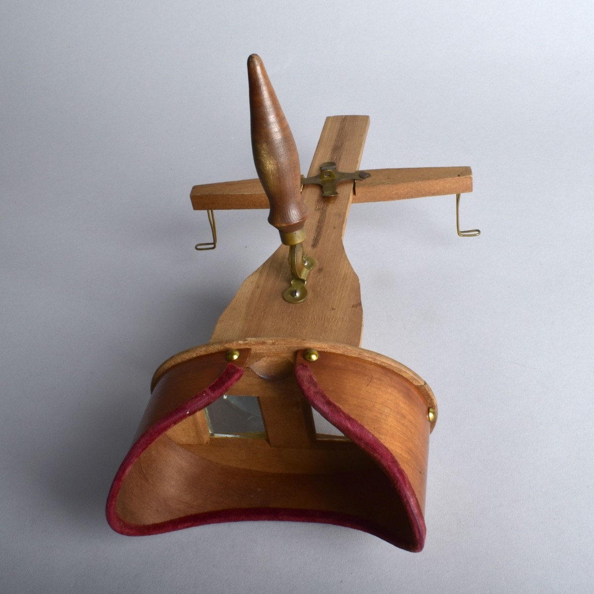 Wooden Stereo Viewer with card