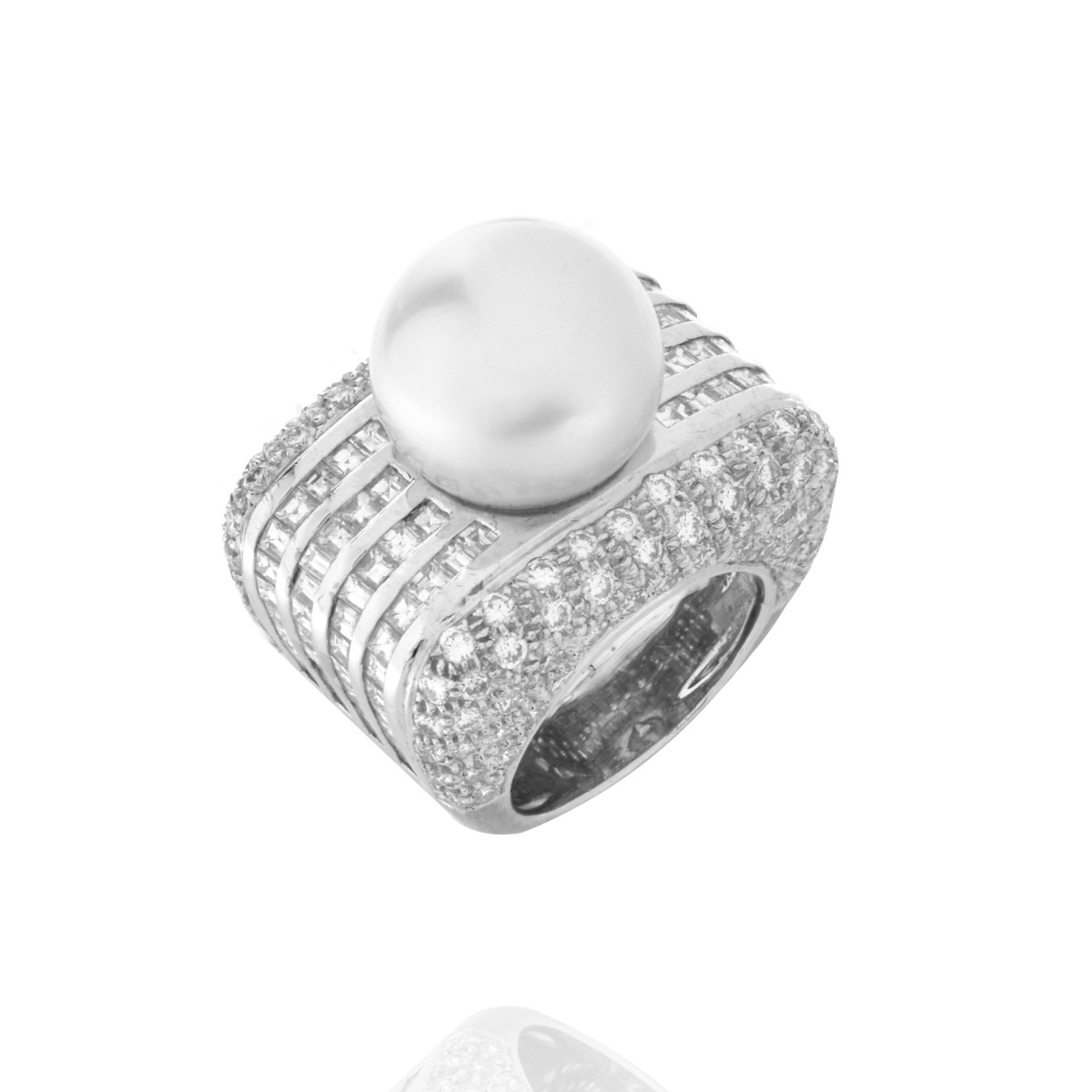 Diamond, Pearl and 18K Ring