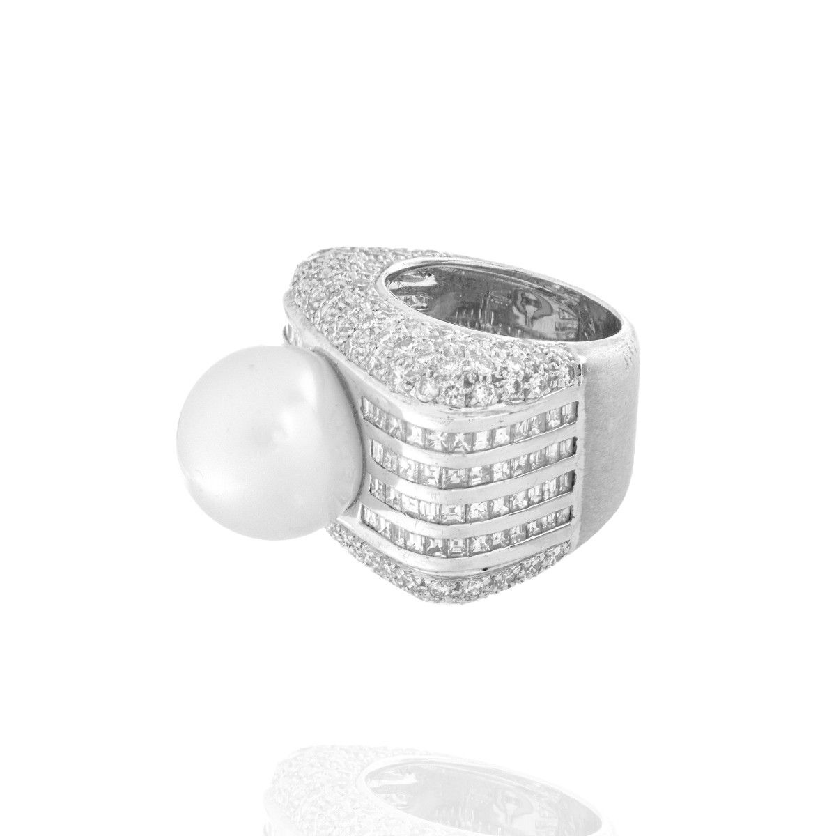 Diamond, Pearl and 18K Ring