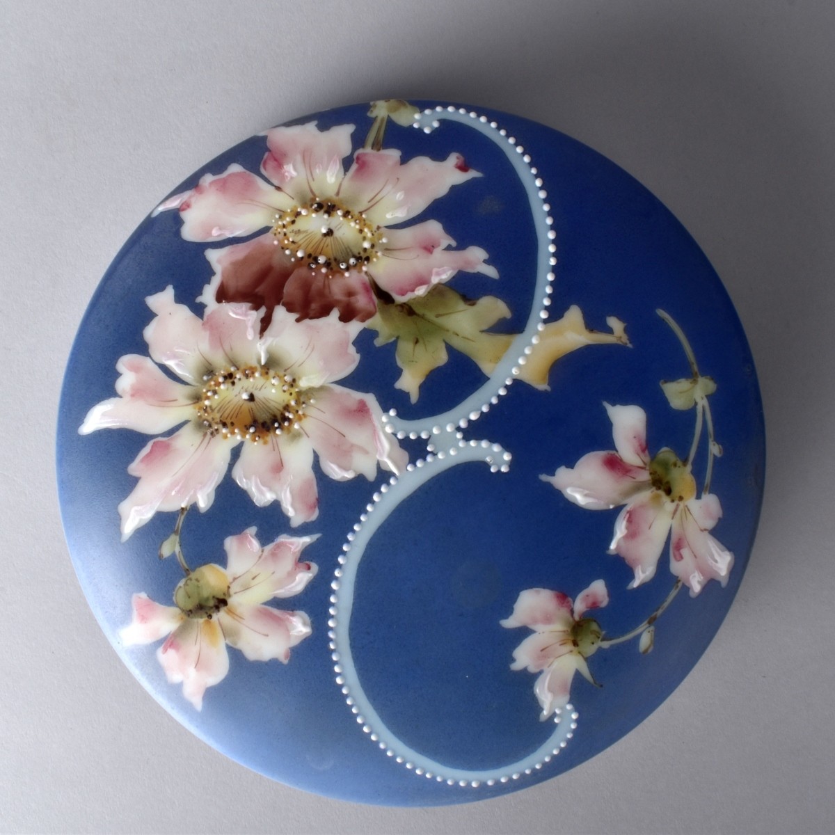 Porcelain Hand Painted Round Dresser Box