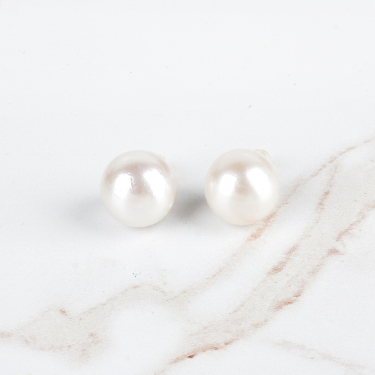 Pearl and 18K Ear Studs