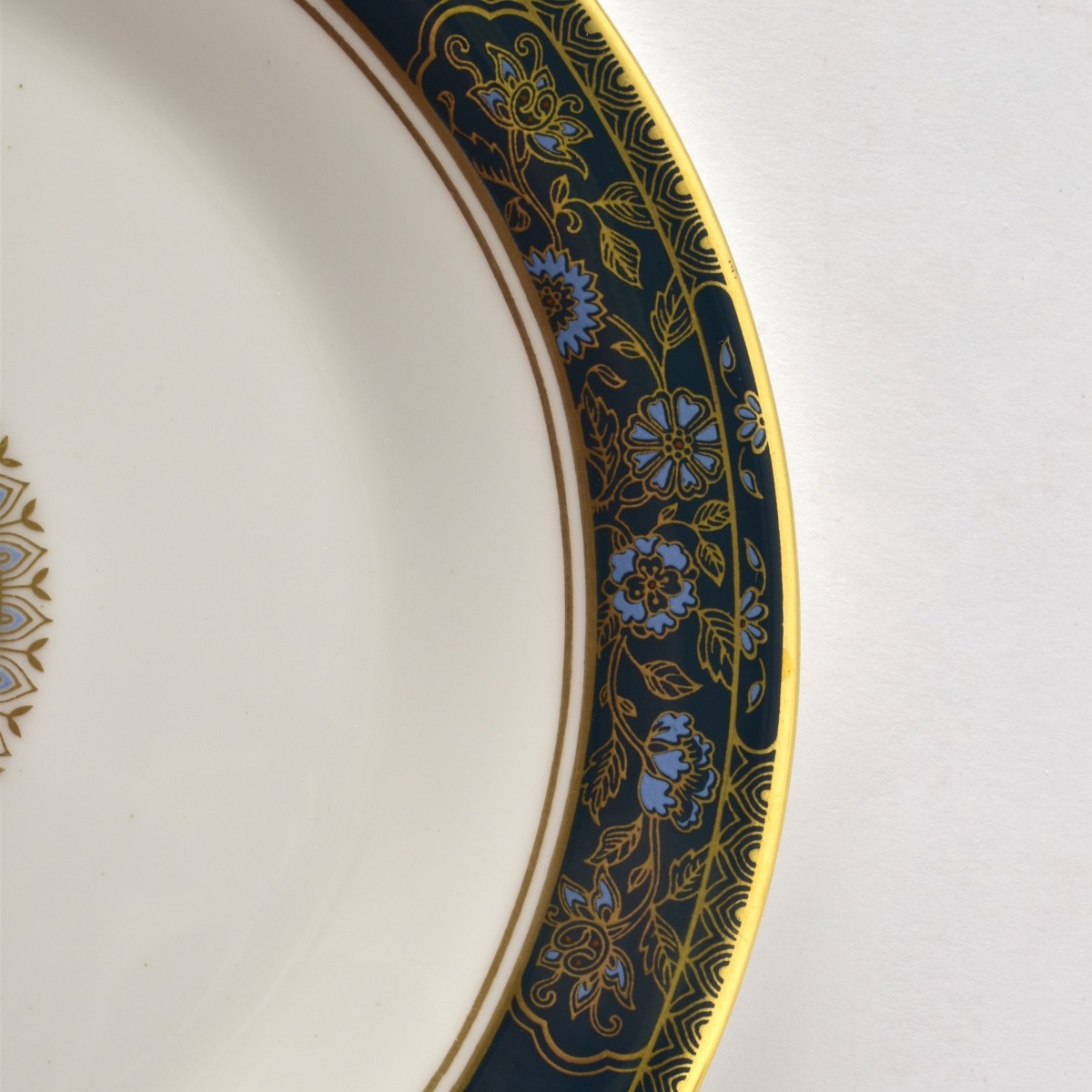 Royal Doulton "Carlyle" Dinner Service