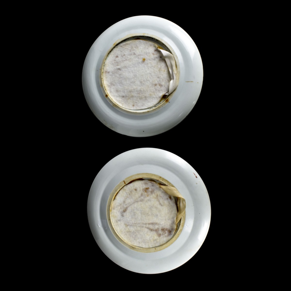 Two Chinese Export Porcelain Plates