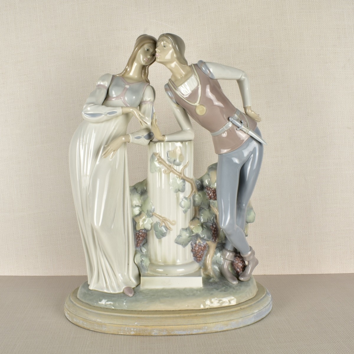 Lladro Romeo & Juliet Porcelain Figurine