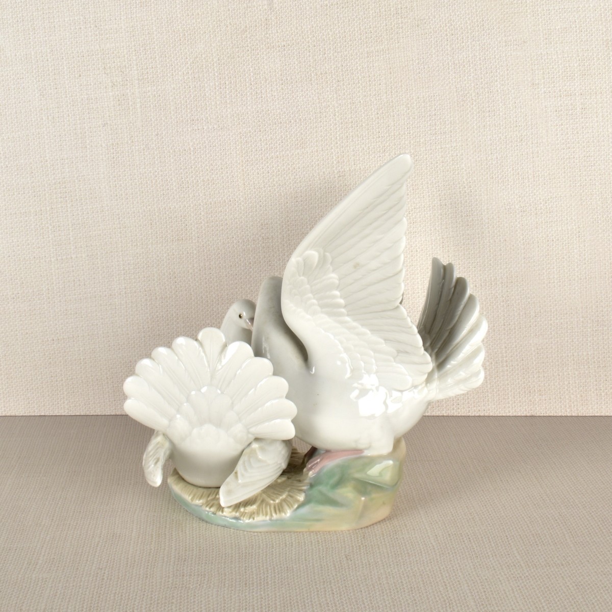 Lladro Figurine of Doves