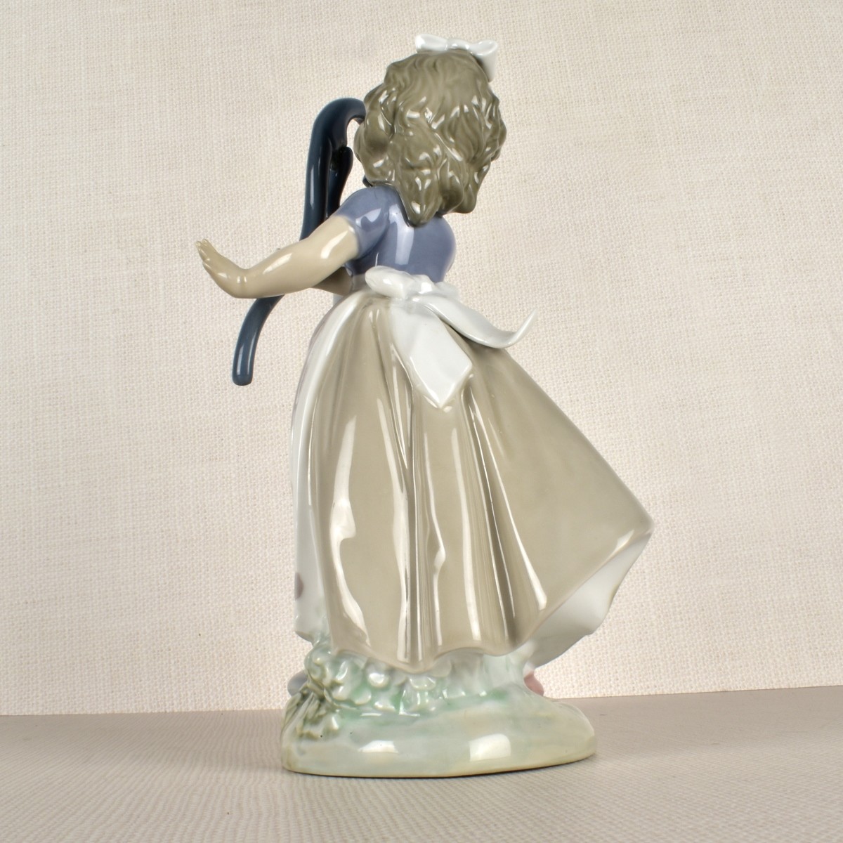Lladro Porcelain Figurine