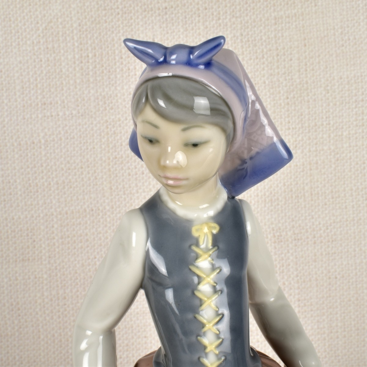 Lladro Figurine of a Girl with FLowers
