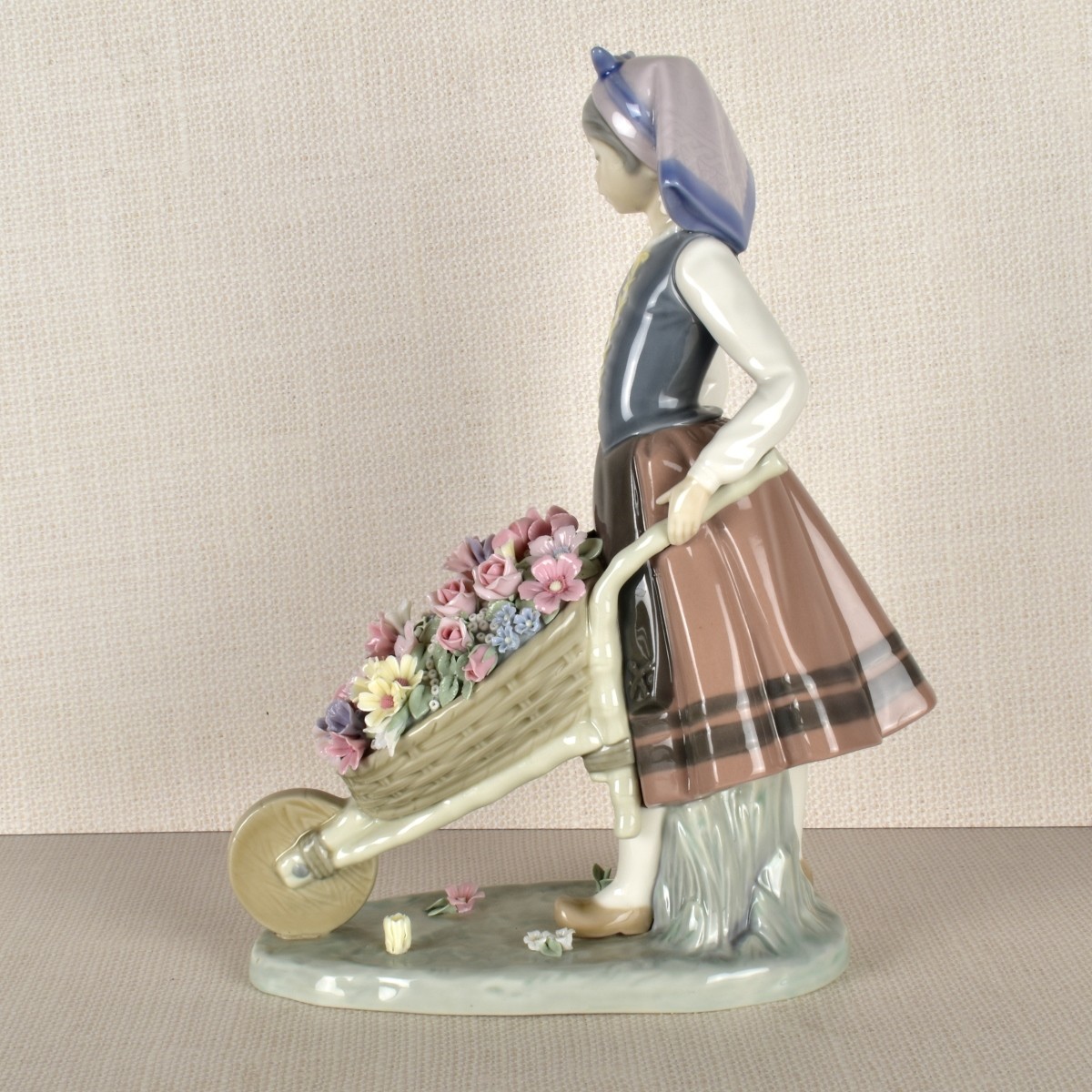 Lladro Figurine of a Girl with FLowers