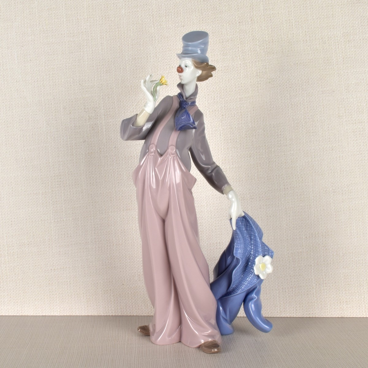 Lladro Figurine of a Standing Clown