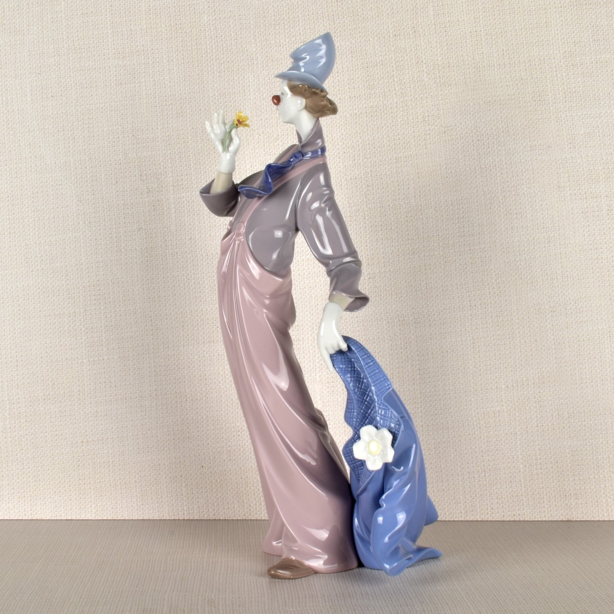 Lladro Figurine of a Standing Clown