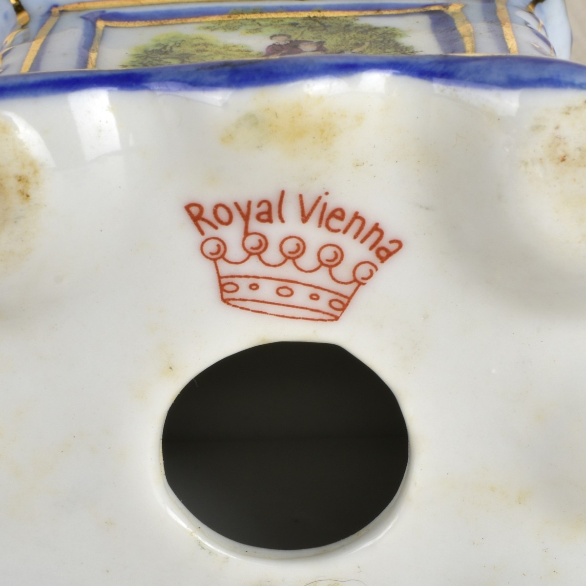 Royal Vienna Vanity Set