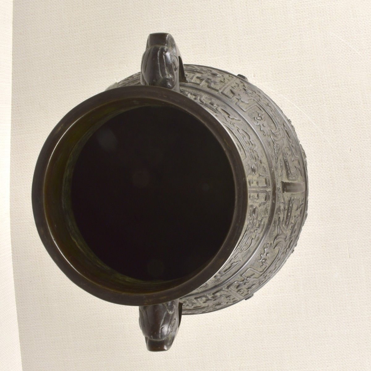 Chinese Bronze Urn