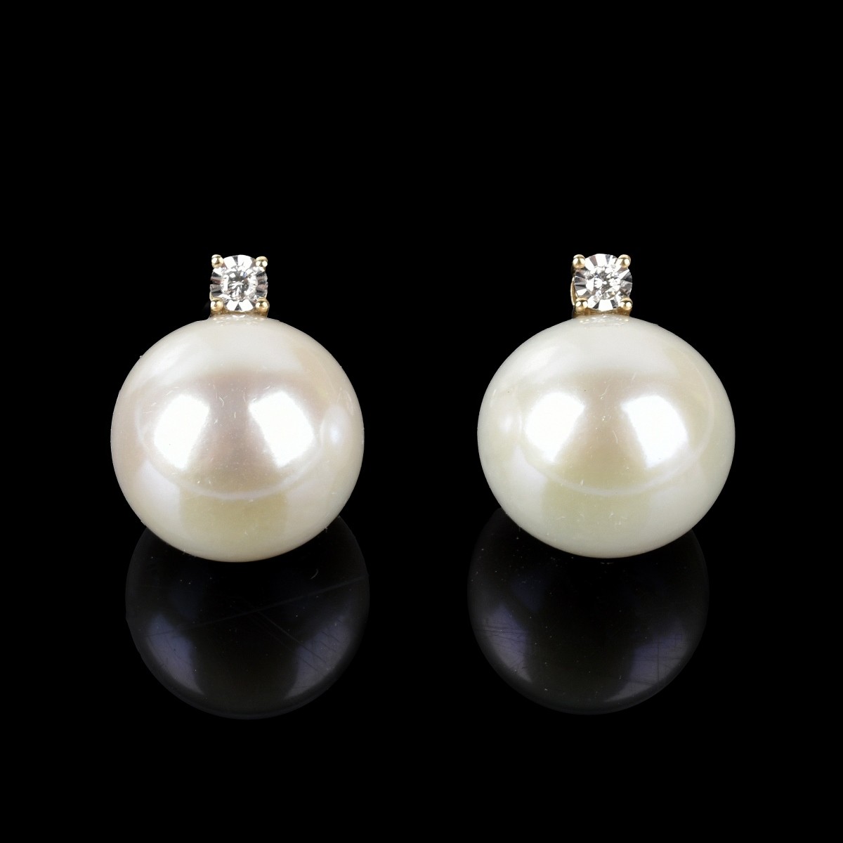 Pearl, Diamond and 18K Ear Studs
