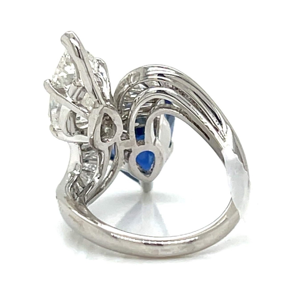 AGL Sapphire, Diamond and Platinum Ring