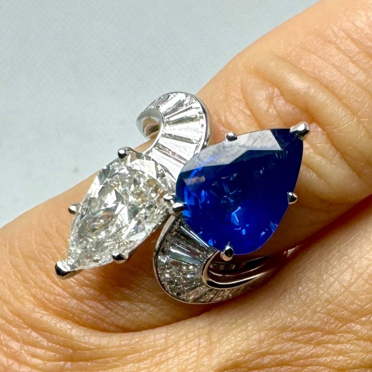 AGL Sapphire, Diamond and Platinum Ring