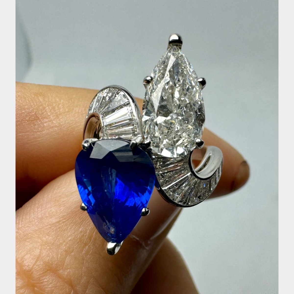 AGL Sapphire, Diamond and Platinum Ring