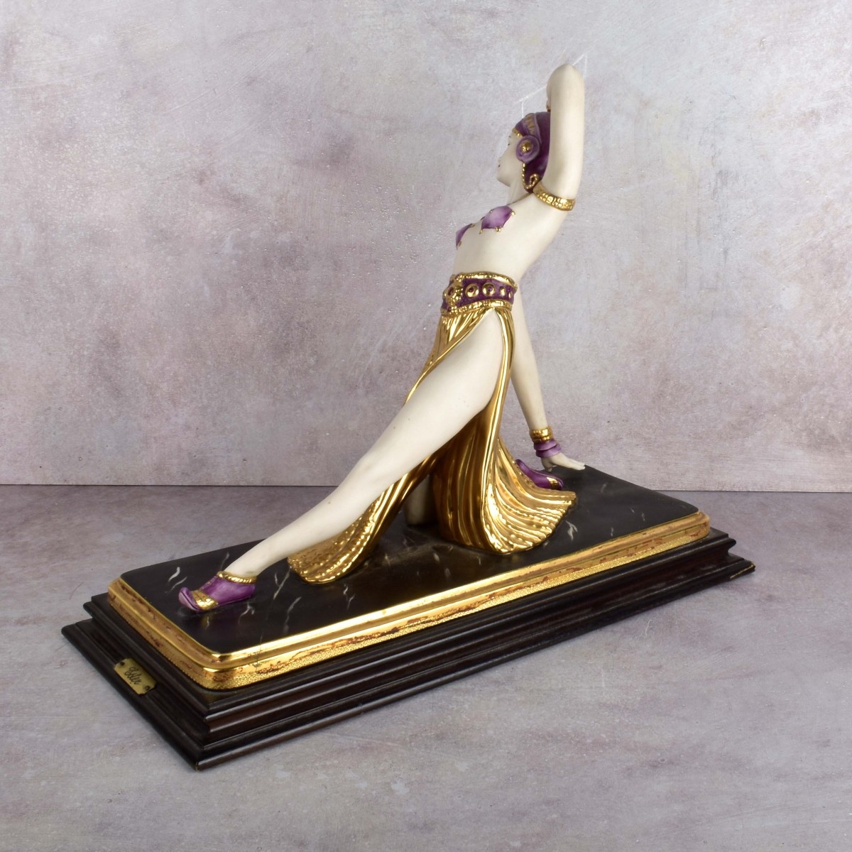Capodimonte "Ester Bassano" Figurine