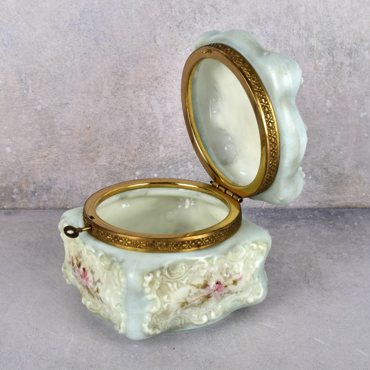 Wave Crest Jewelry Casket