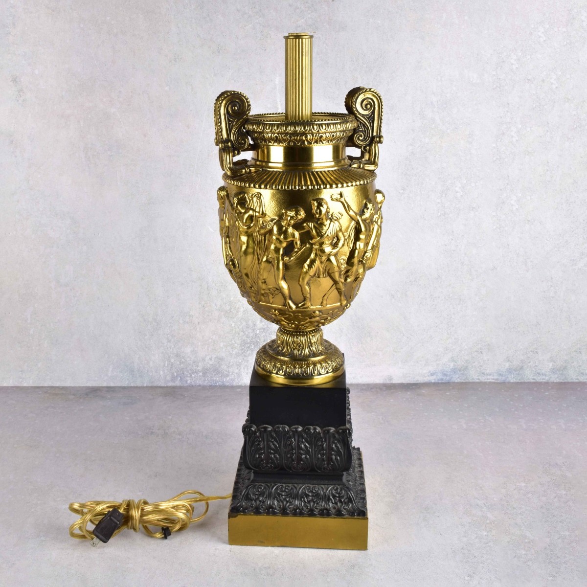 Classical Designed Brass Urn Shape Lamp