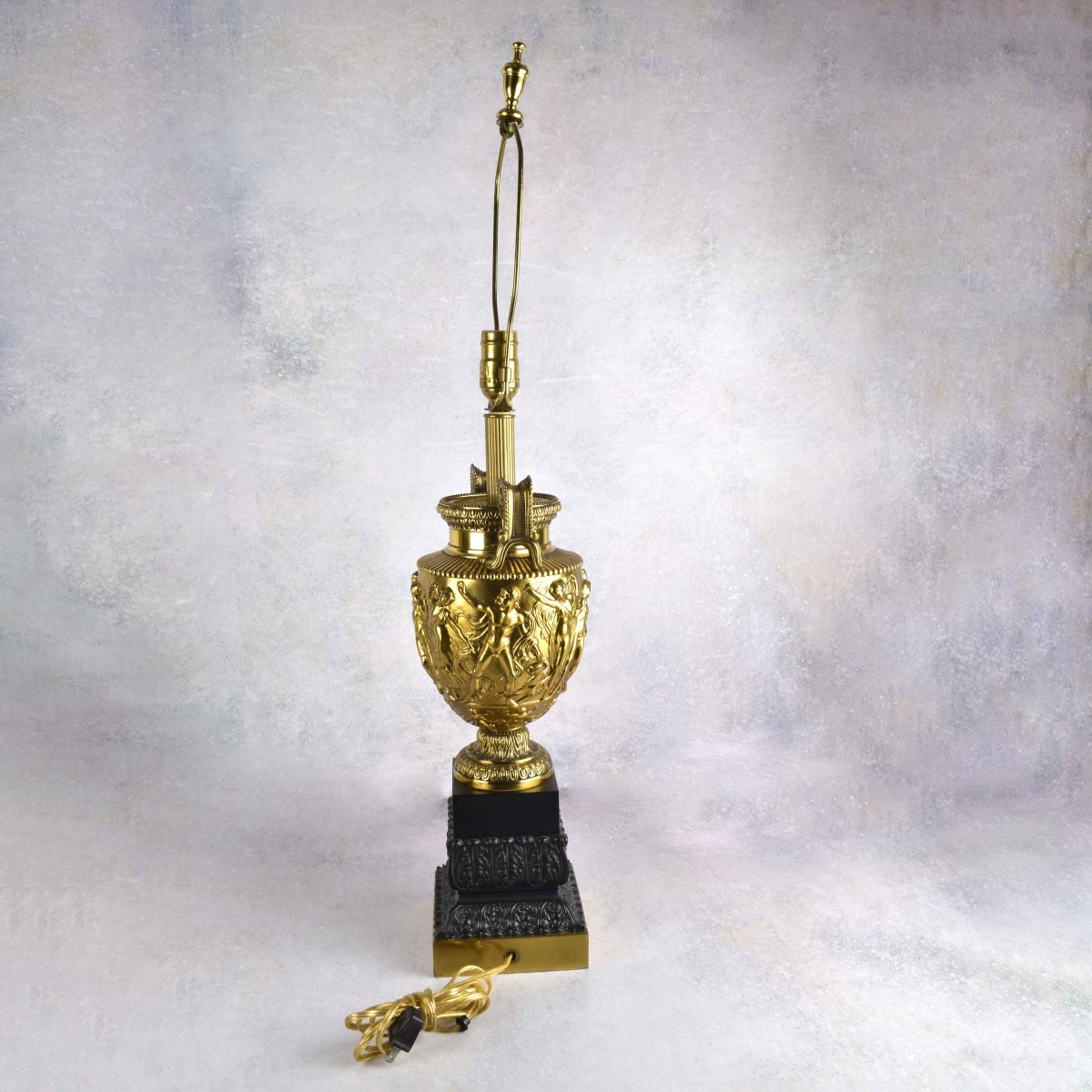 Classical Designed Brass Urn Shape Lamp