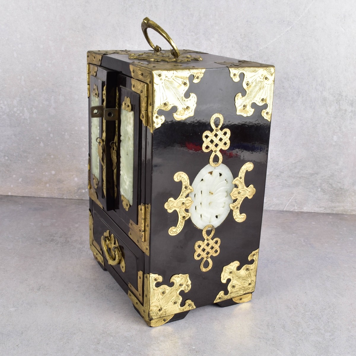Miniature Chinese Screen and Chest