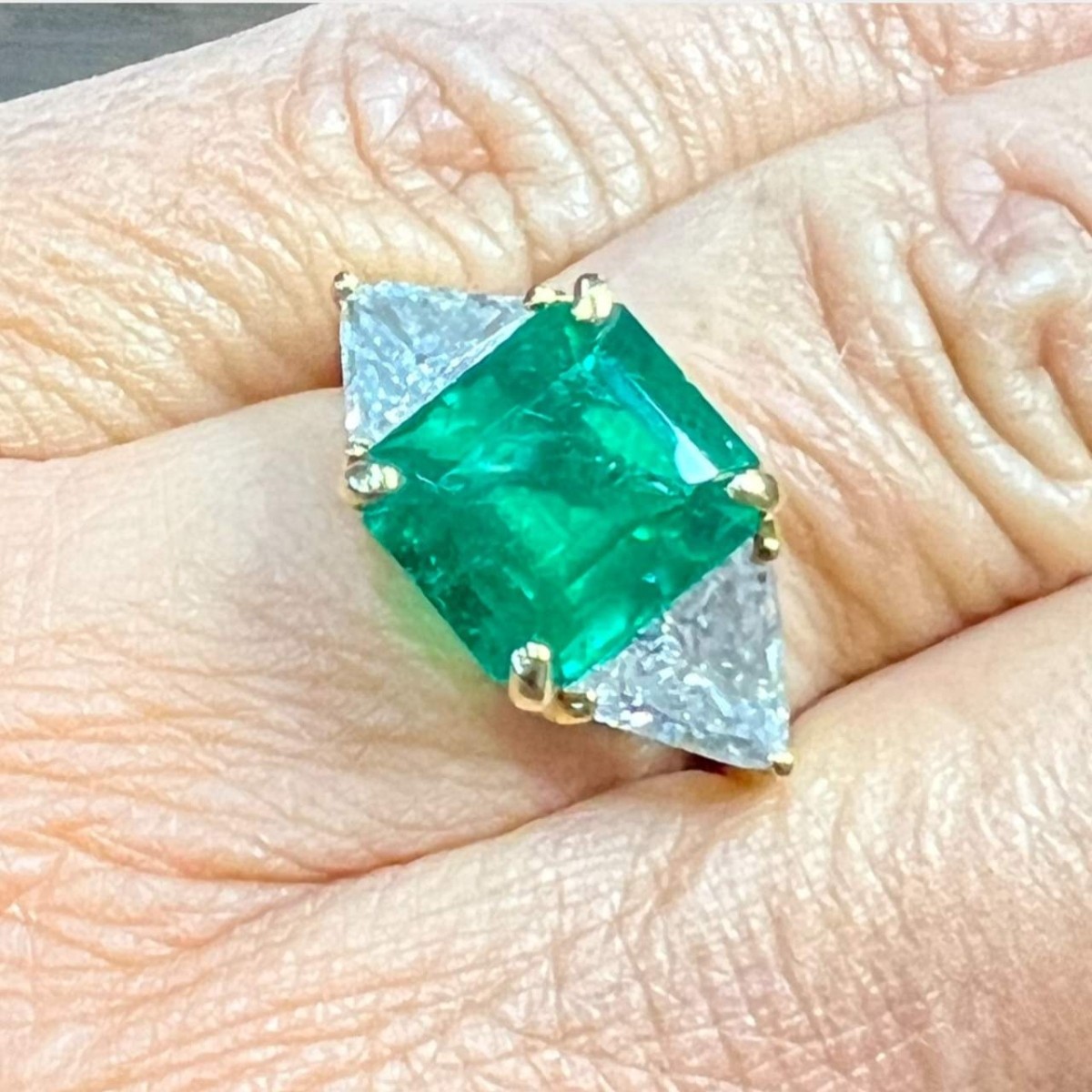 Emerald, Diamond and 18K Ring