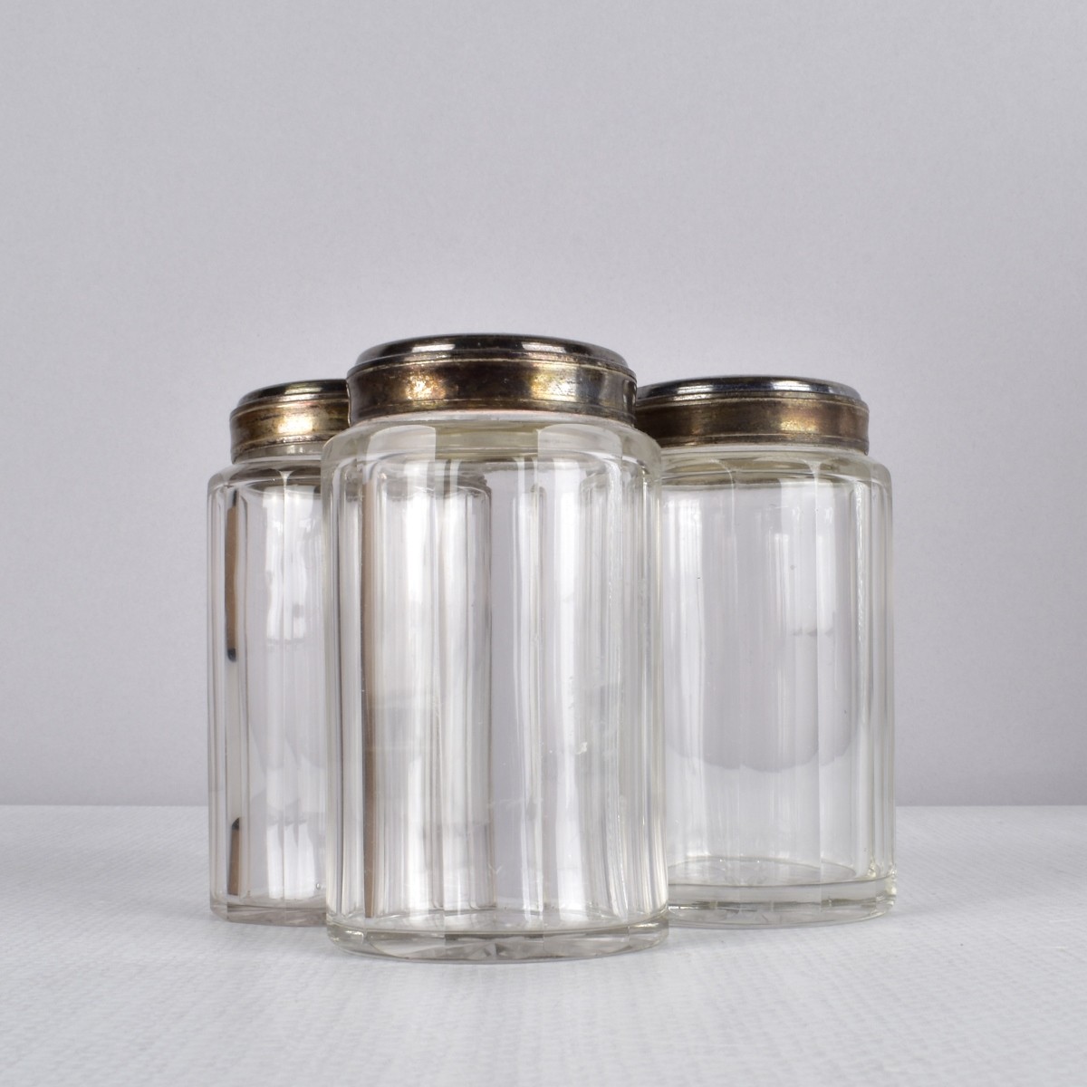 Assortment of Table Ware Pieces