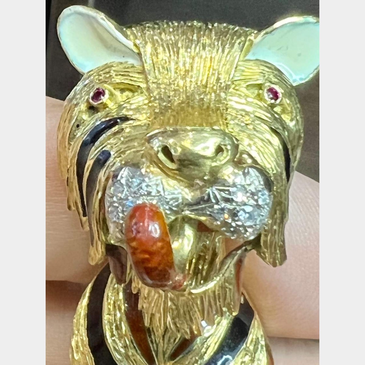 18K Tiger Brooch