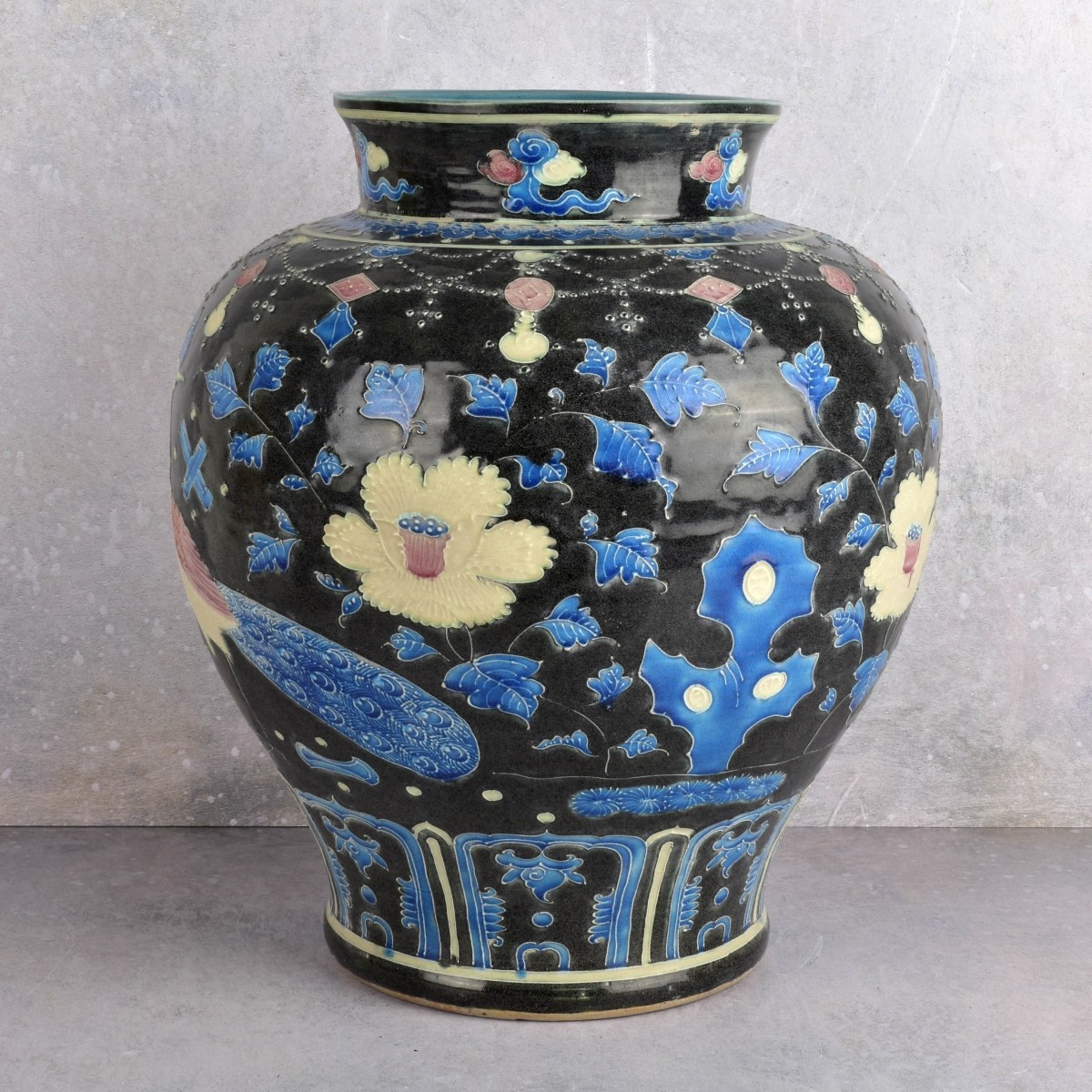 Chinese Ming Style Fuhua Porcelain Vase