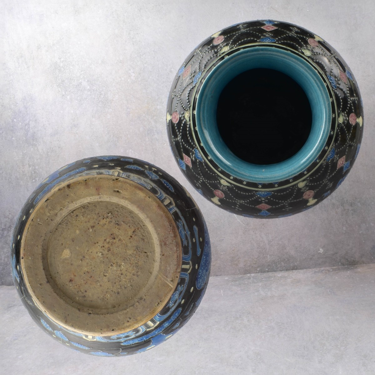 Chinese Ming Style Fuhua Porcelain Vase