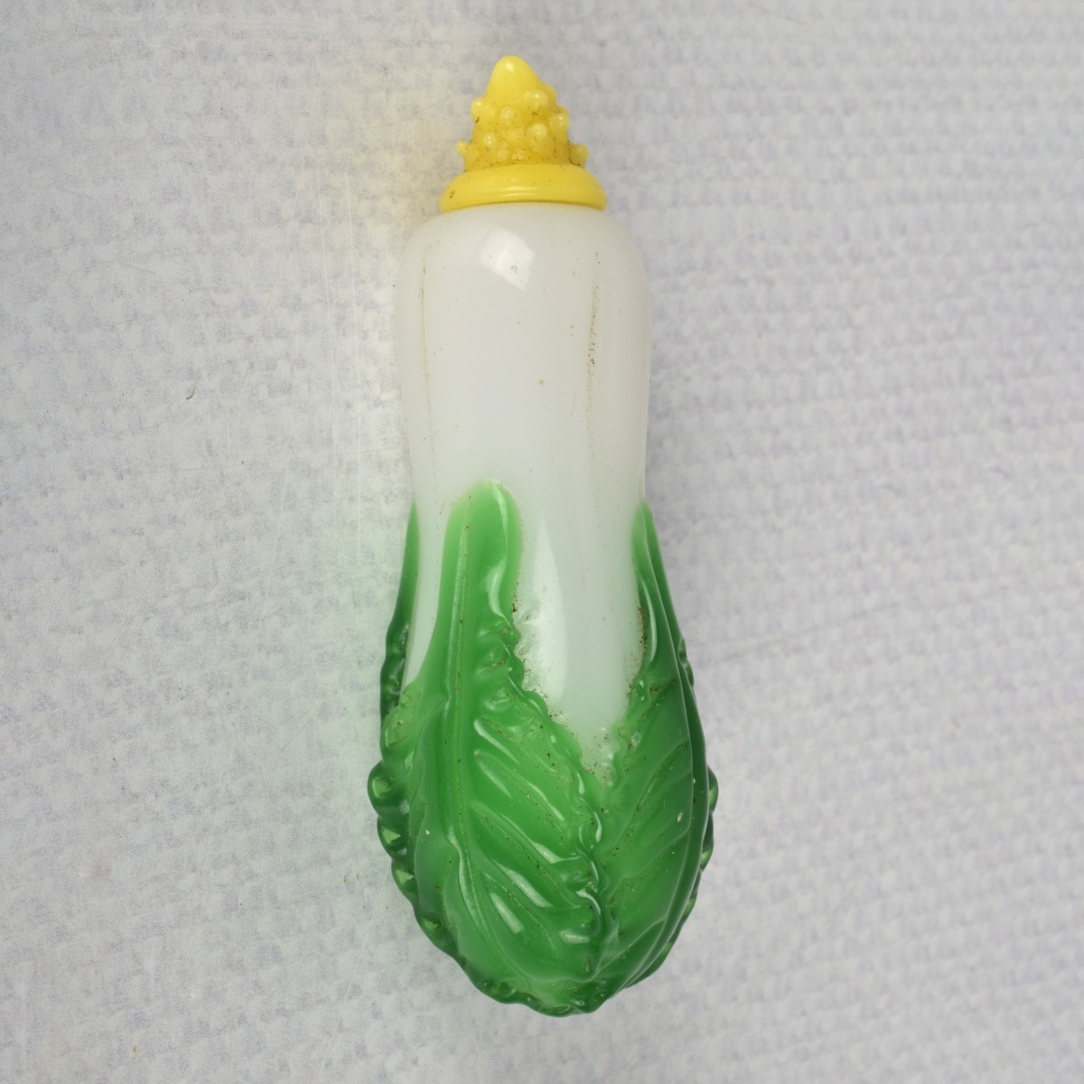 Vintage Carved Peking Glass Snuff Bottle