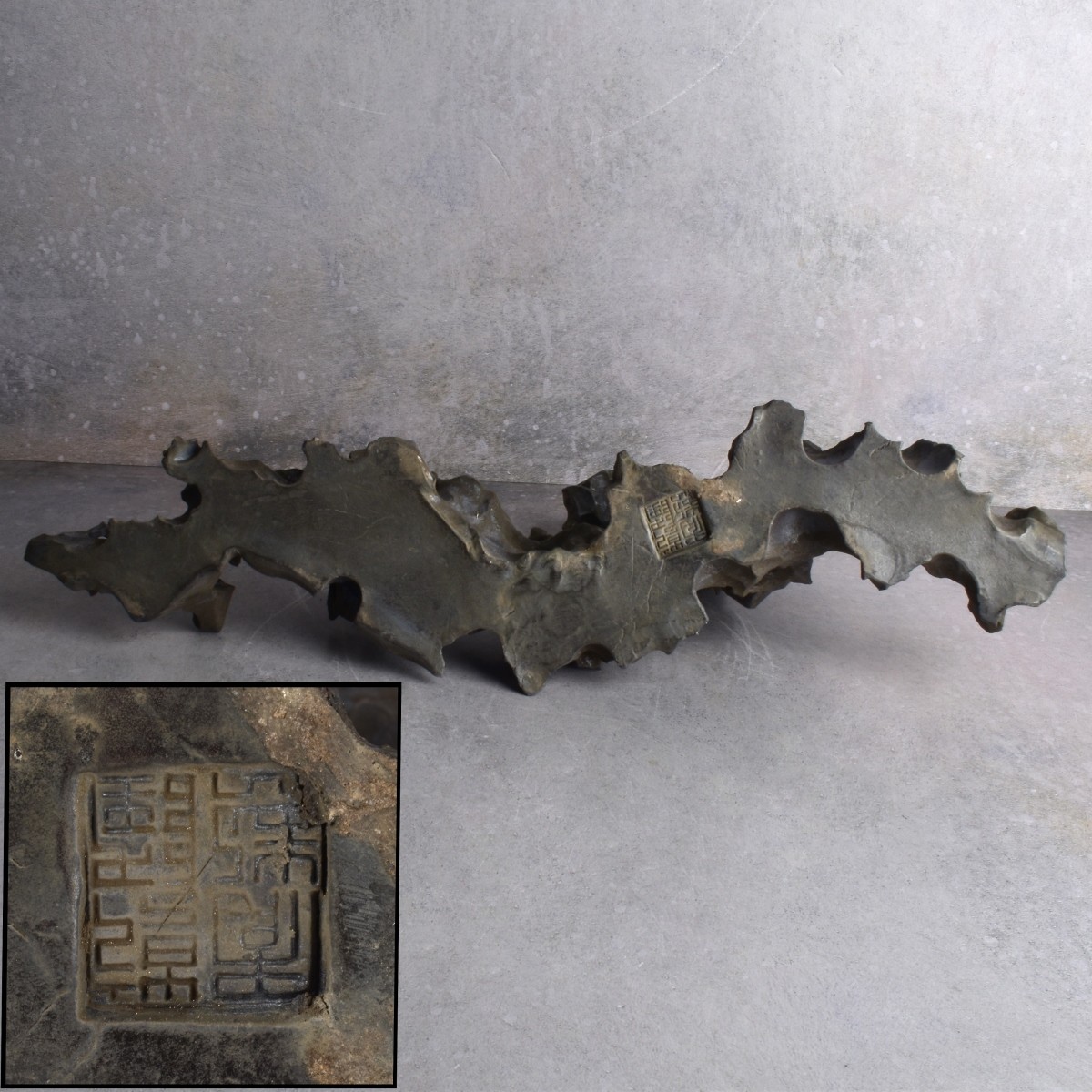 Chinese Black Glazed Brush Rest