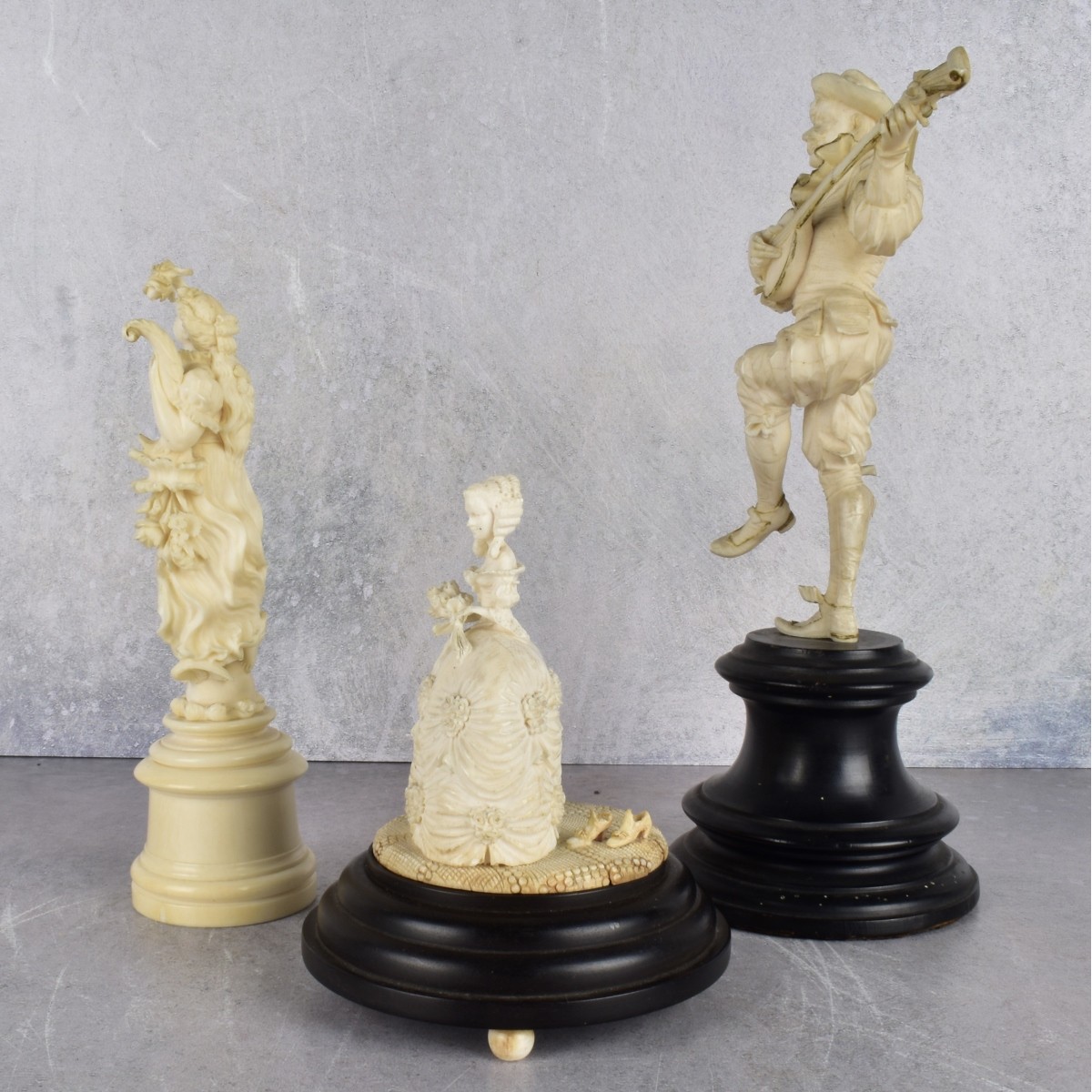 18/19th Century Finely Carved Figurines