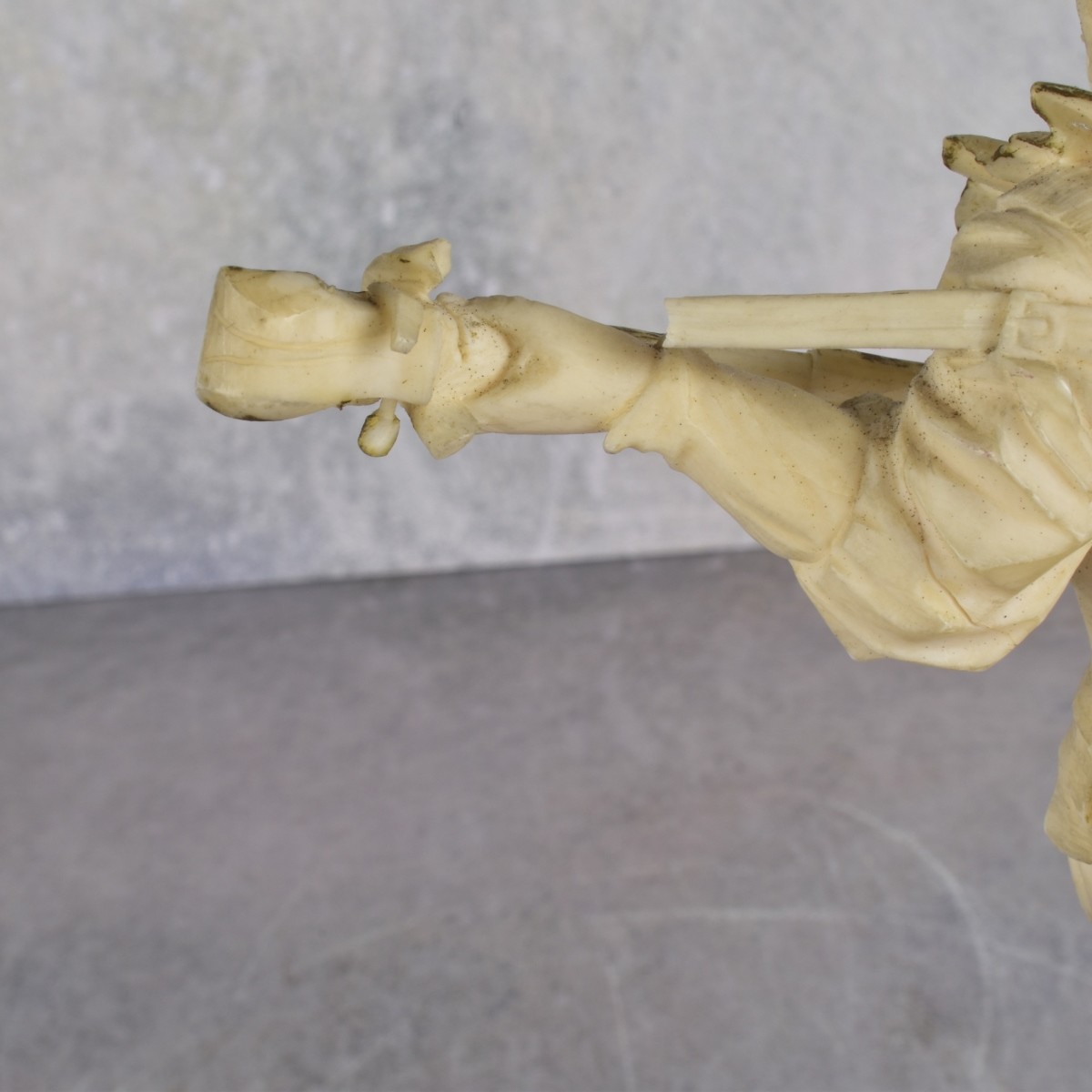 18/19th Century Finely Carved Figurines