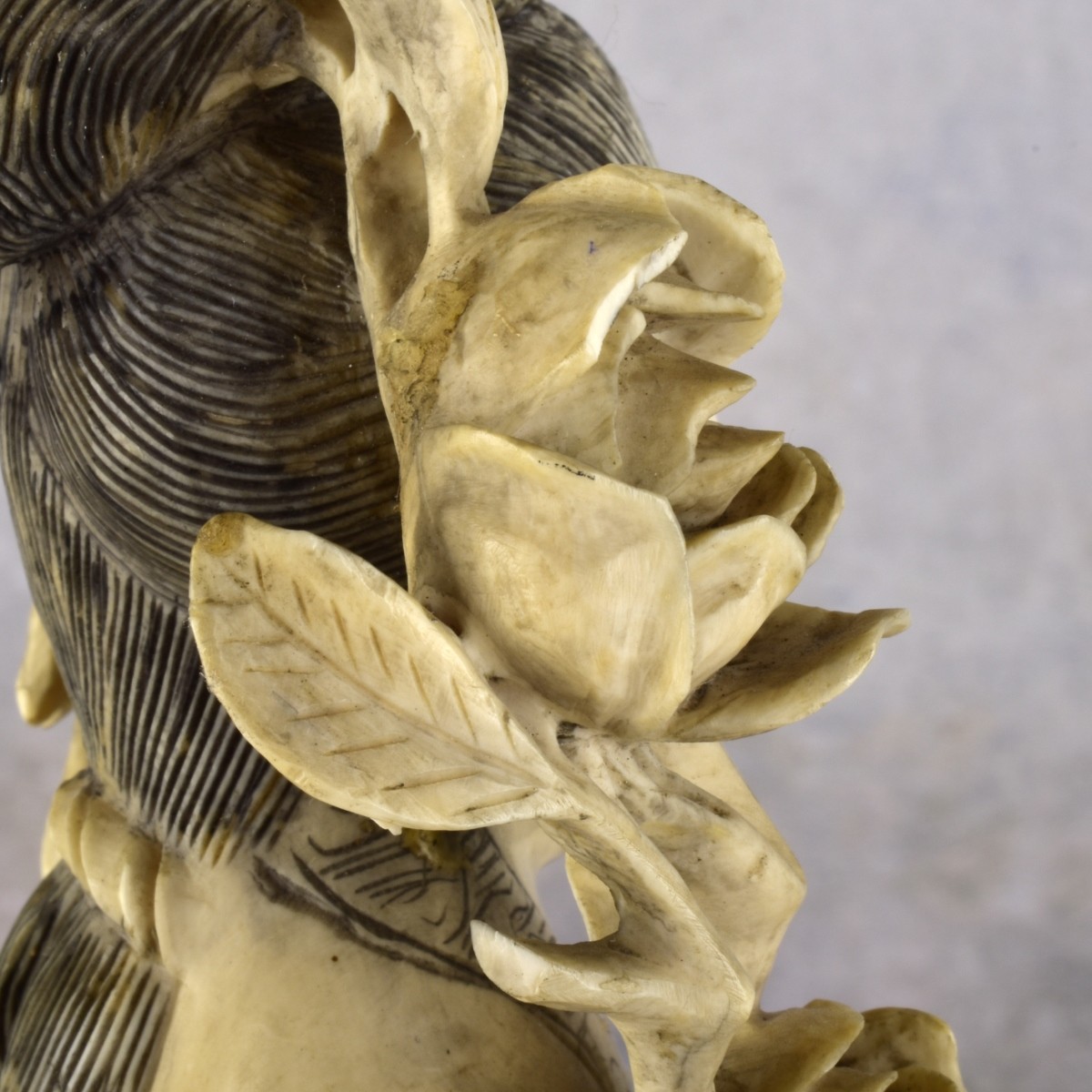 18/19th Century Chinese Carving of a Lady