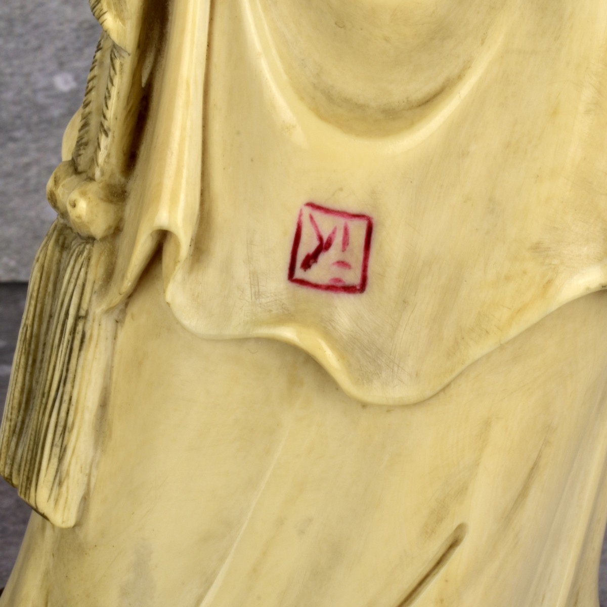 18/19th Century Chinese Carving of a Lady