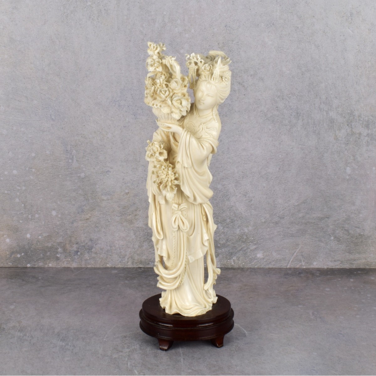 Finely Carved Vintage Figurine of a Geisha