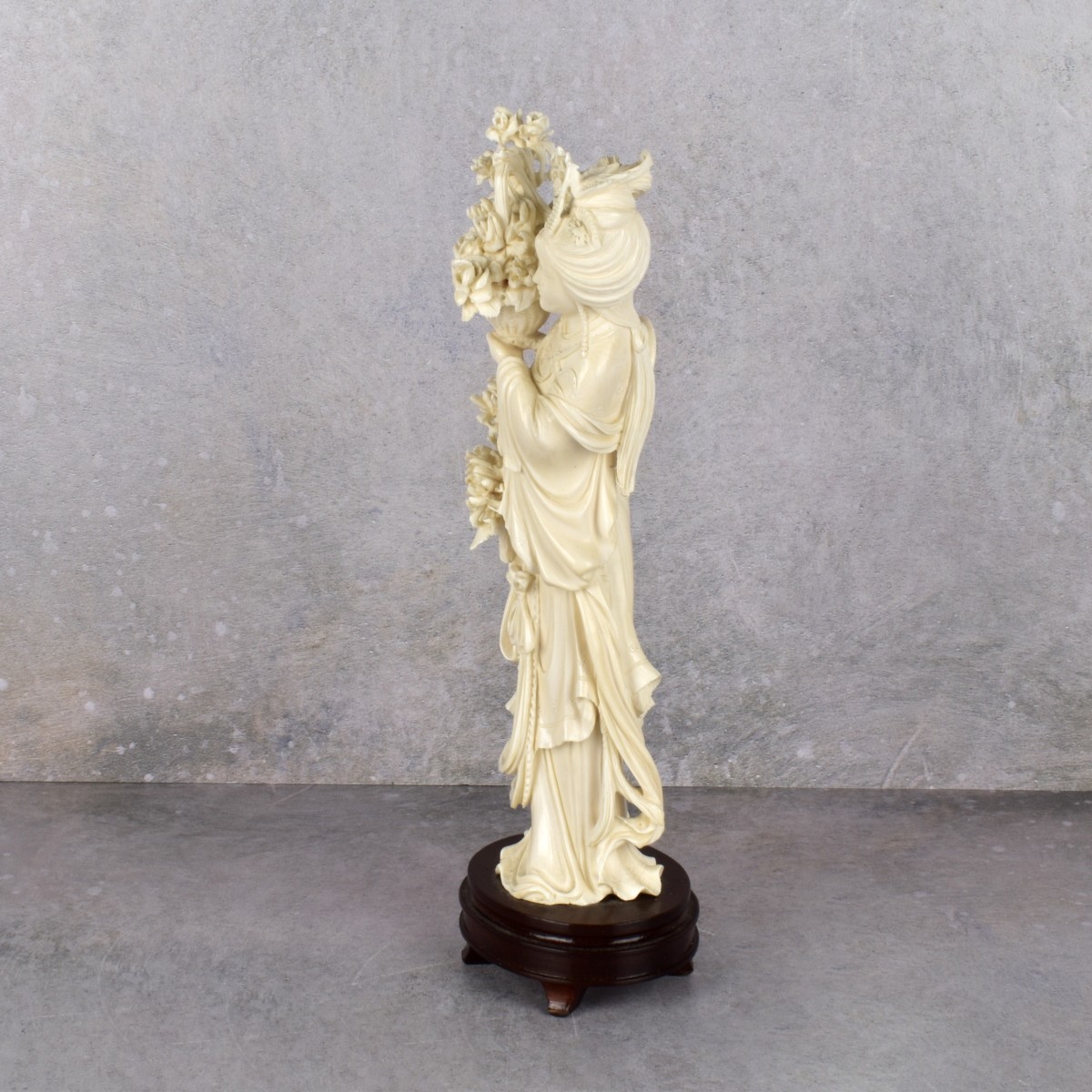 Finely Carved Vintage Figurine of a Geisha