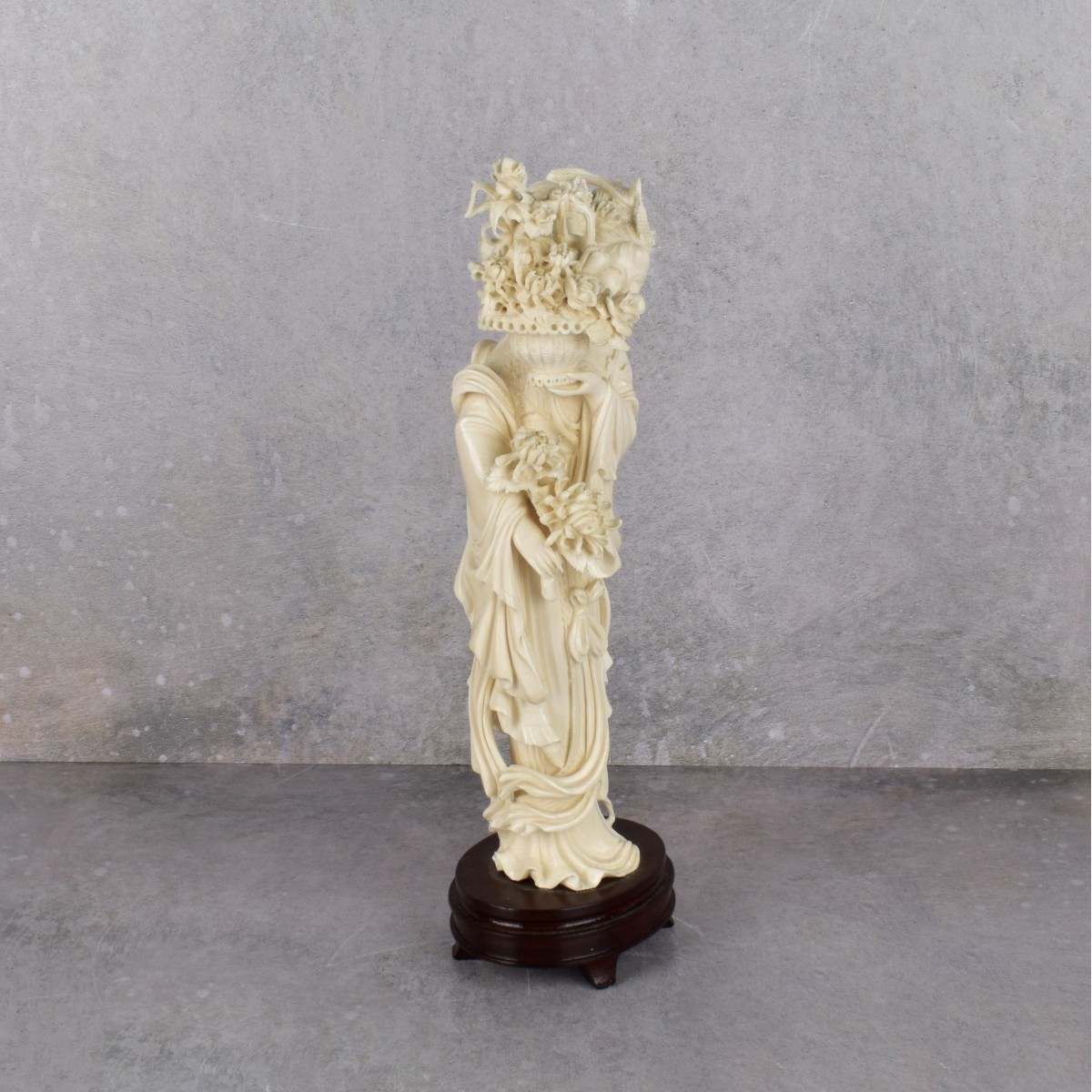Finely Carved Vintage Figurine of a Geisha