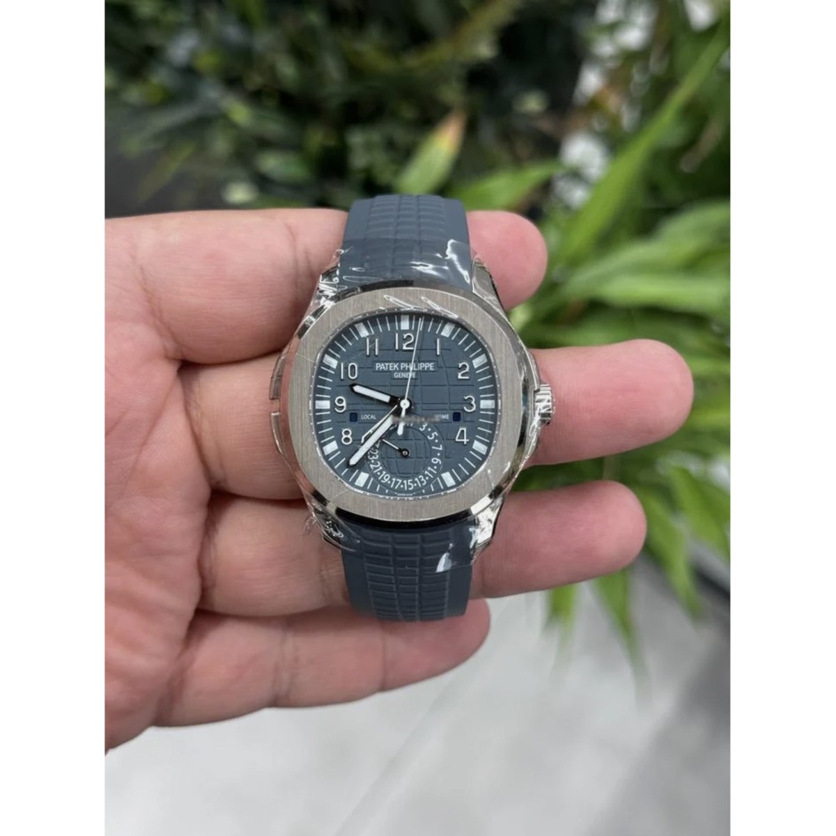 Patek Philippe Aquanaut 5164G-001