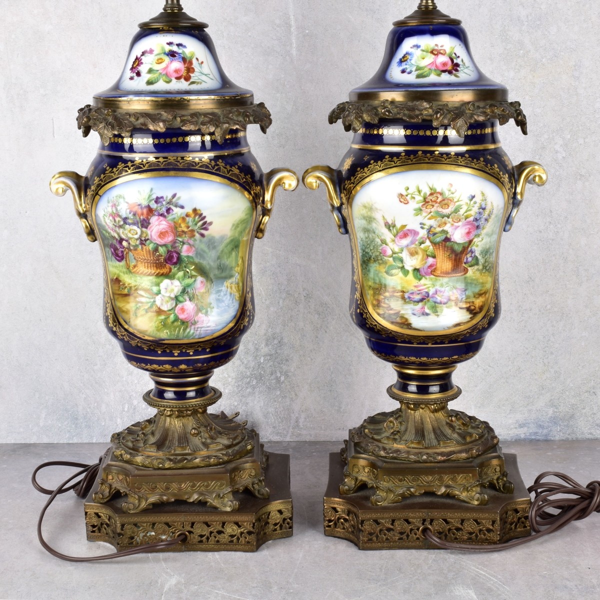 Antique Pair of Old Paris Porcelain Table Lamps