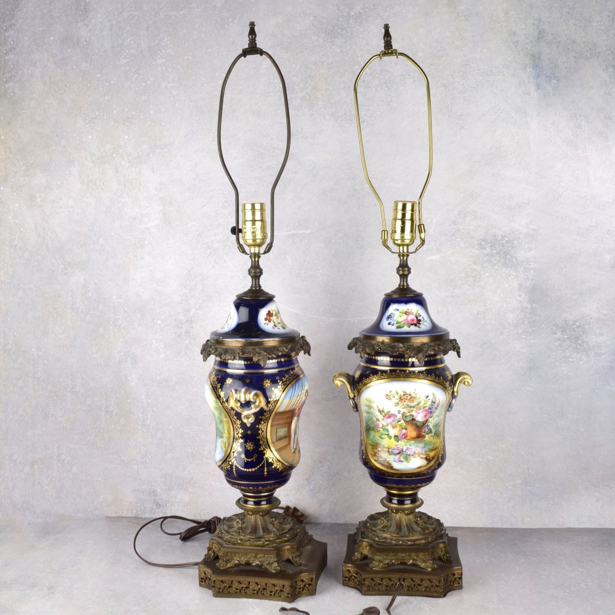 Antique Pair of Old Paris Porcelain Table Lamps