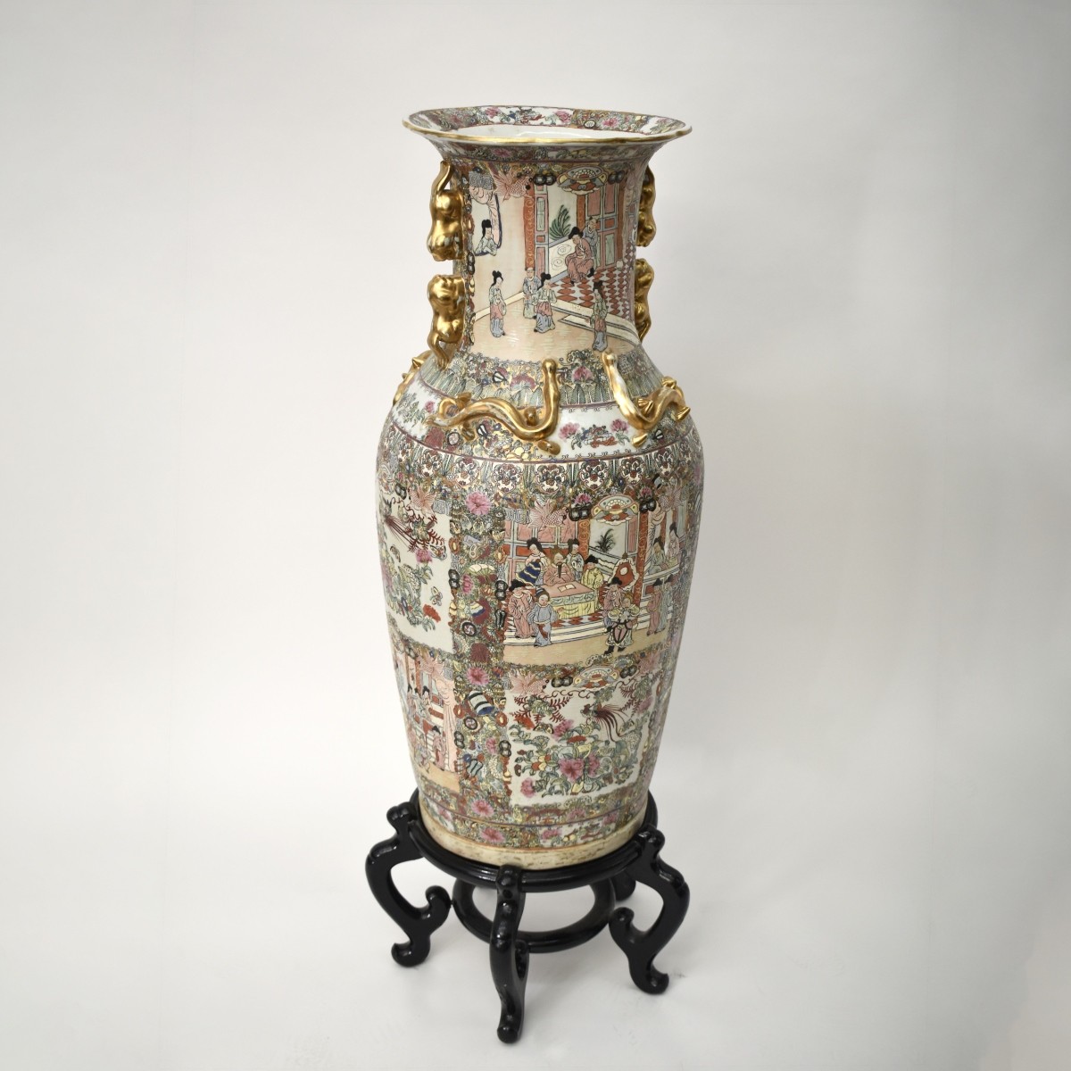 Vintage Chinese Rose Medallion Porcelain Urn