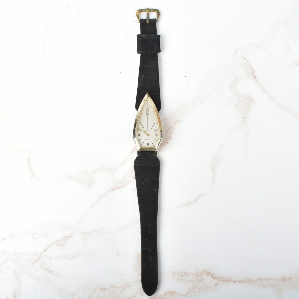 Lunova Watch