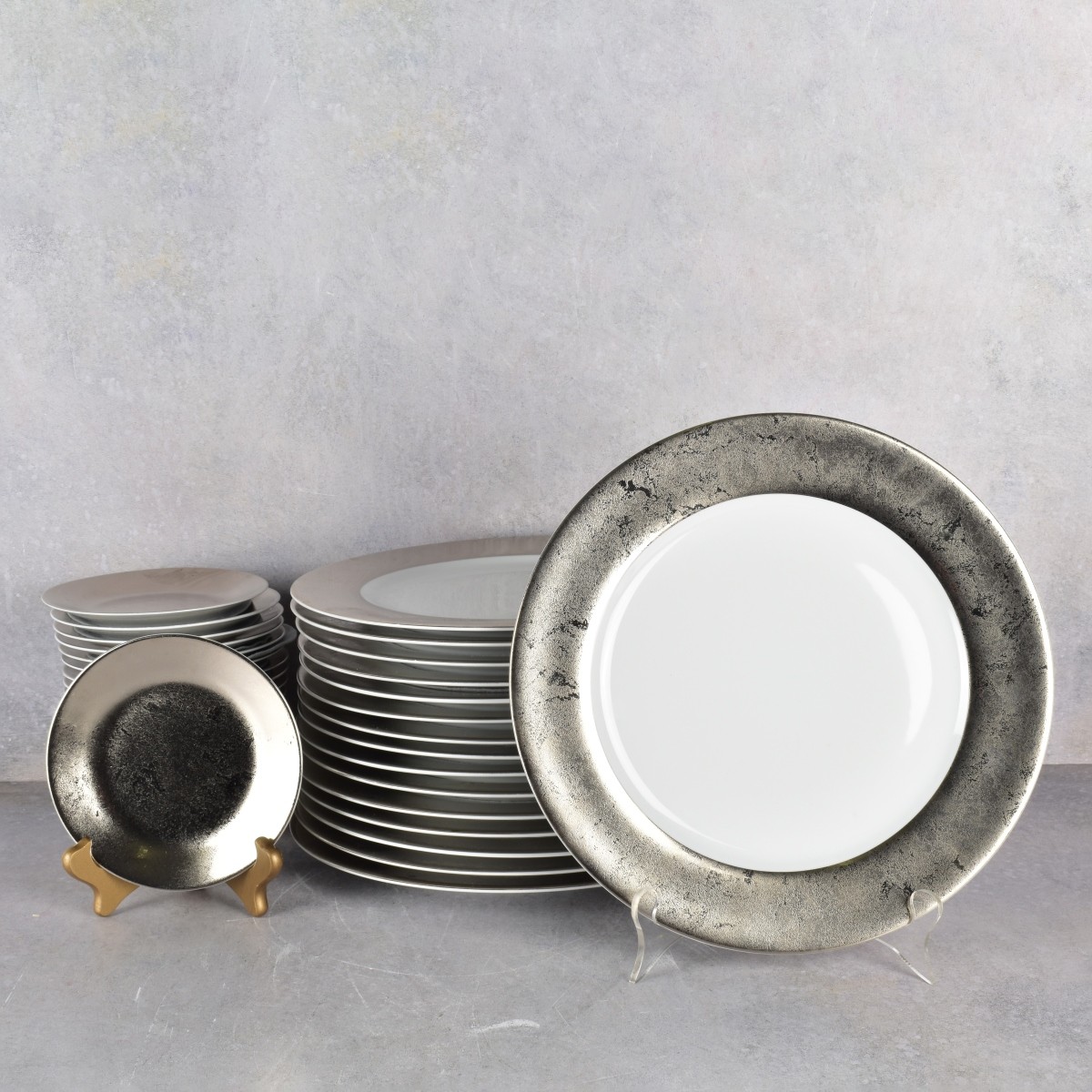 Phillipe Deshouliers Porcelain Service Plates