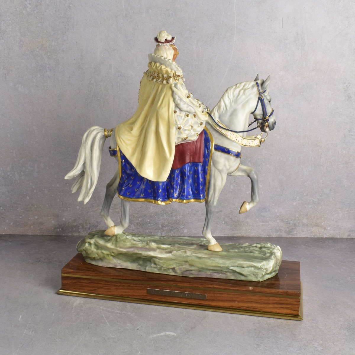 Royal Worcester Porcelain Figure Queen Elizabeth I