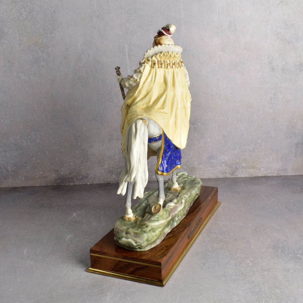 Royal Worcester Porcelain Figure Queen Elizabeth I